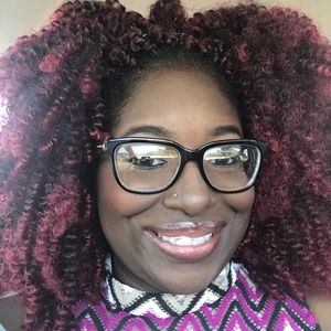 Meet your Posher, Crystal